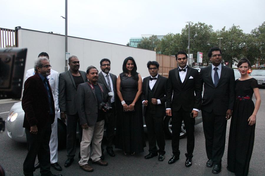 Red Carpet Preview Stills of Valla Desam | Anu Hasan, Director NT Nantha