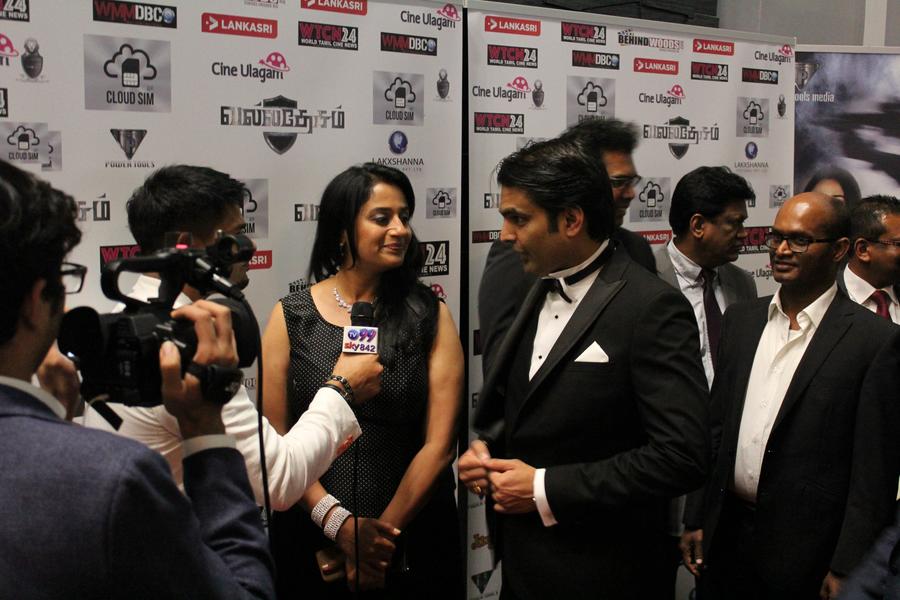 Red Carpet Preview Stills of Valla Desam | Anu Hasan