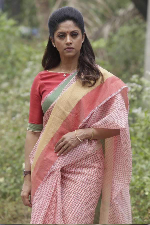 Actress Nadhiya Stills From Thiraiku Varadha Kadhai Movie