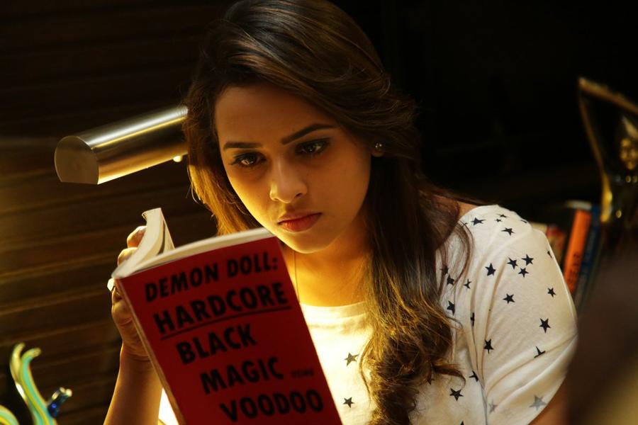 Sri Divya stills from Kaashmora