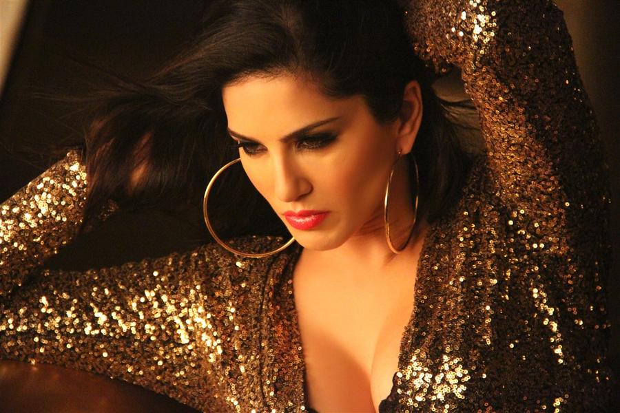 Sunny Leone Stills from Raathri Tamil Movie