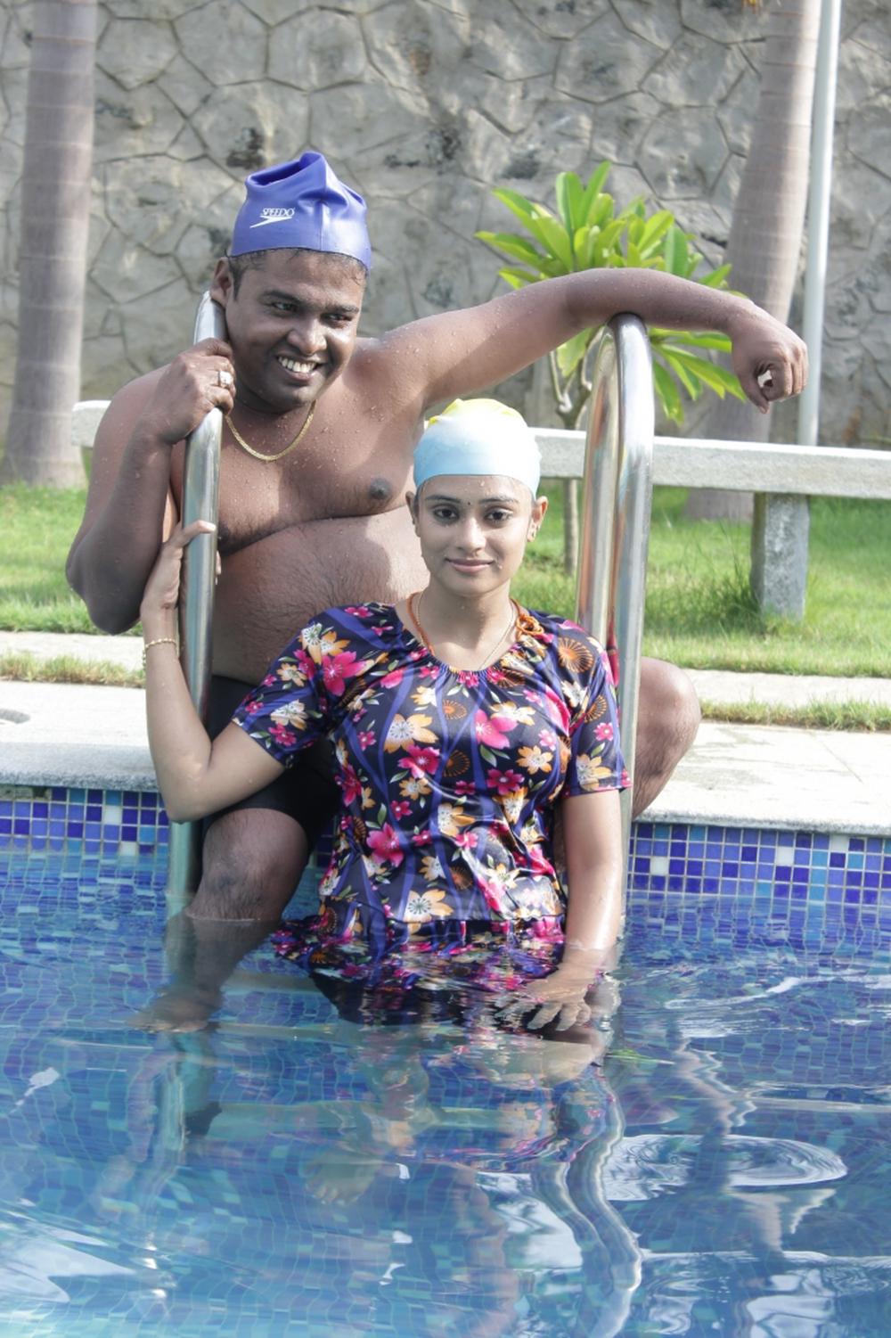 kagitha kappal Tamil Movie Stills | Appukutty, Dhillijaa