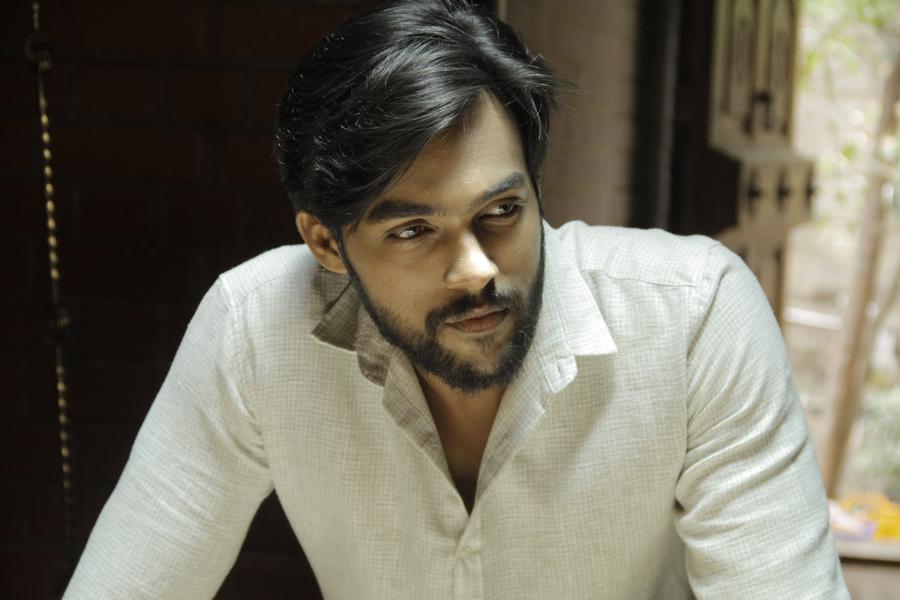 Meendum Vaa Arugil Vaa Tamil Movie Stills | Arav