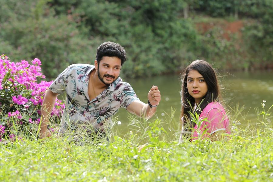 Ivan Yarendru Therikiratha Movie Stills | Office Vishnu, Varsha Bollamma
