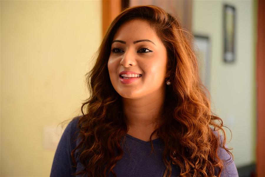 7 Naatkal Movie Stills | Nikesha Patel