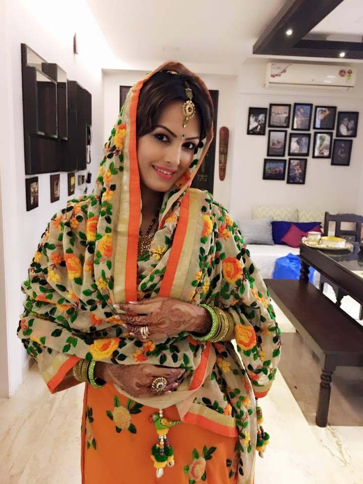 Karan Mehra's wife Nisha Rawal celebrates Karwa Chauth