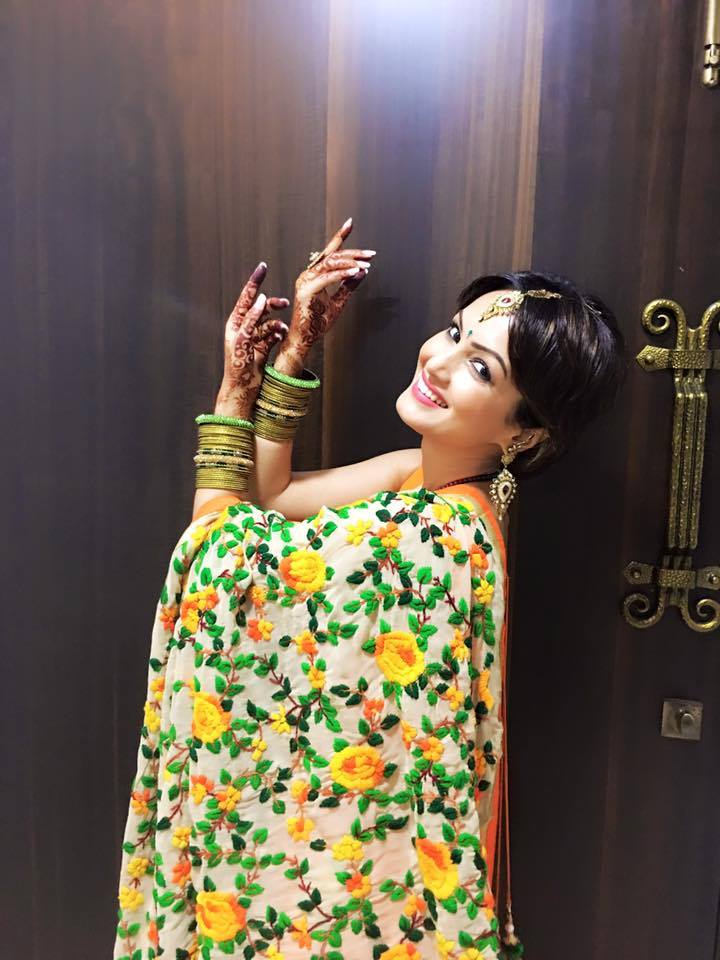 Karan Mehra's wife Nisha Rawal celebrates Karwa Chauth