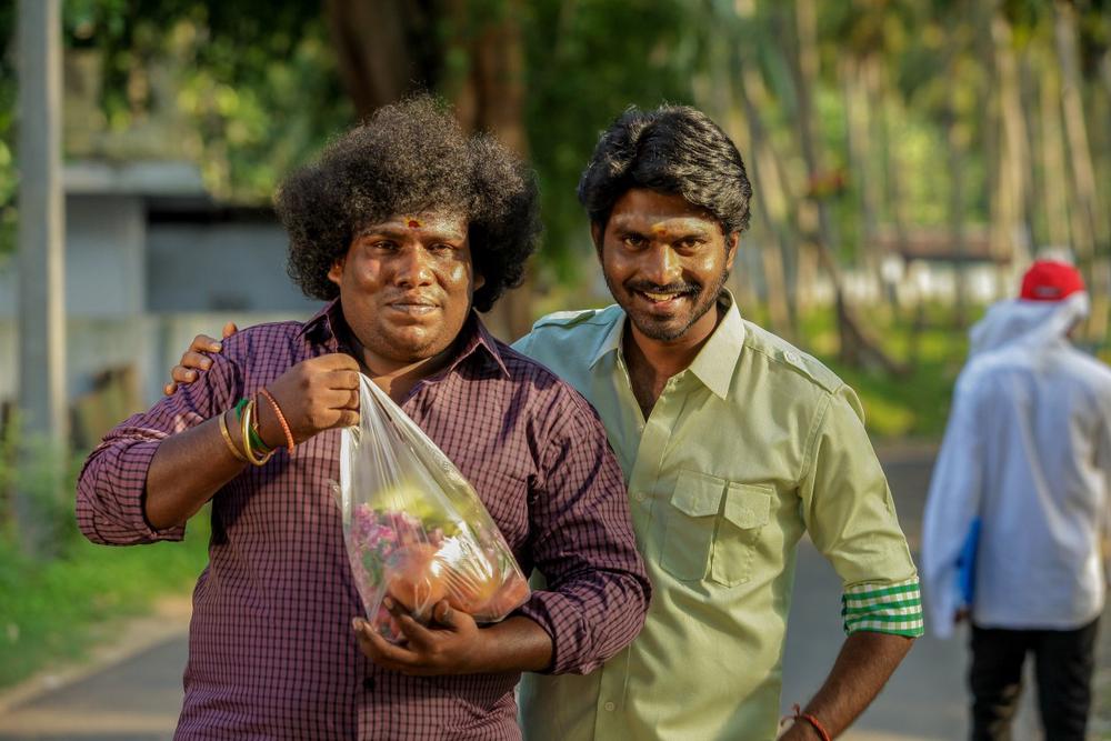 Ma Ka Pa Anand, Yogi Babu Stills From Kadalai Movie