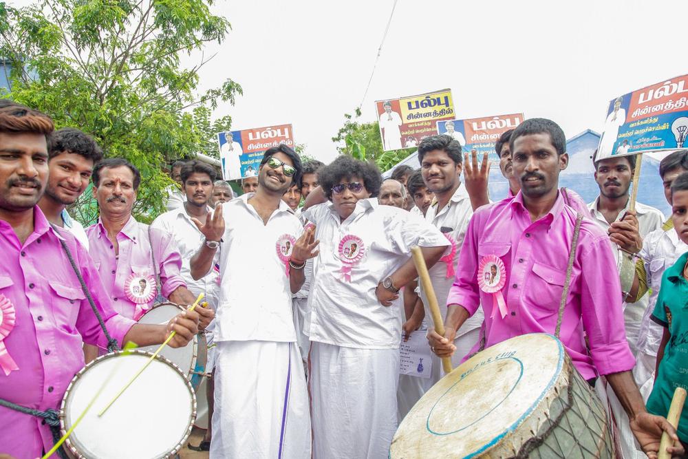 Ma Ka Pa Anand, Yogi Babu Stills From Kadalai Movie