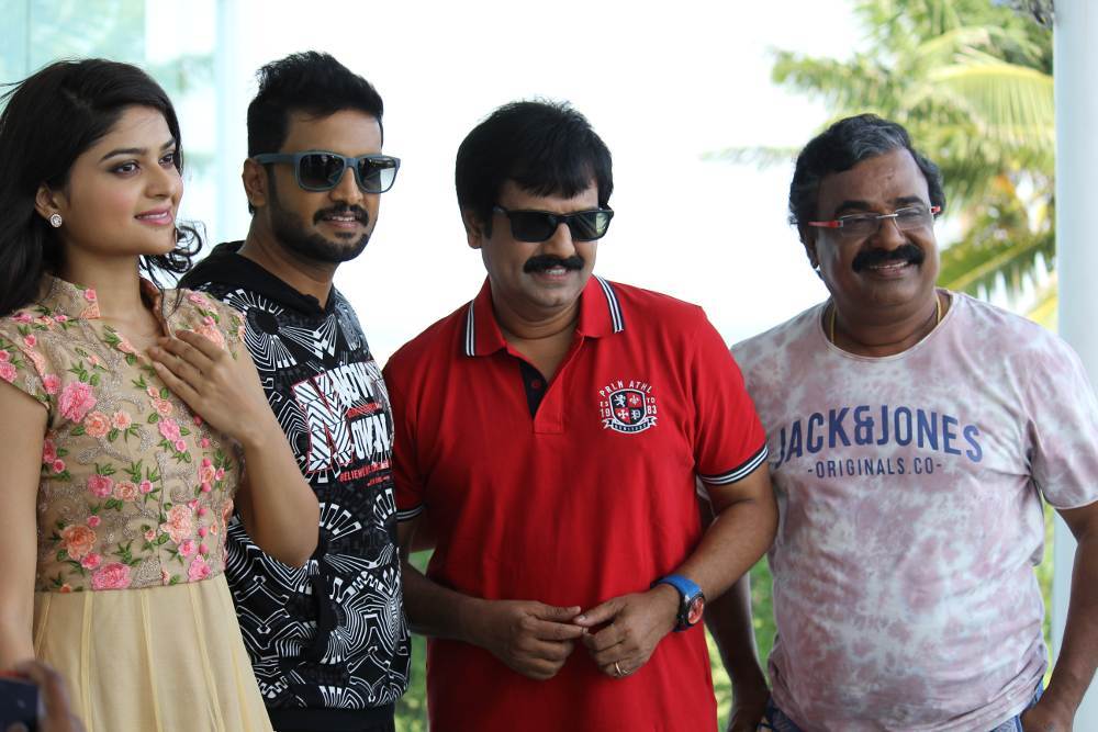Sakka Podu Podu Raja Movie Team, VTV Ganesh, Santhanam, Vivek, Vaibhavi Shandilya