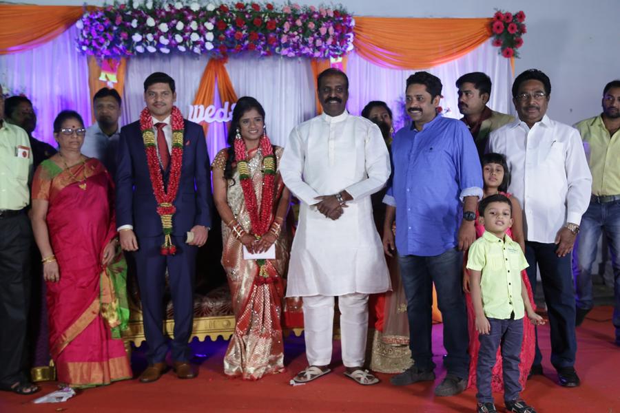 Director Seenu Ramasamy's Sister Wedding Reception Stills | Vairamuthu, Rajesh