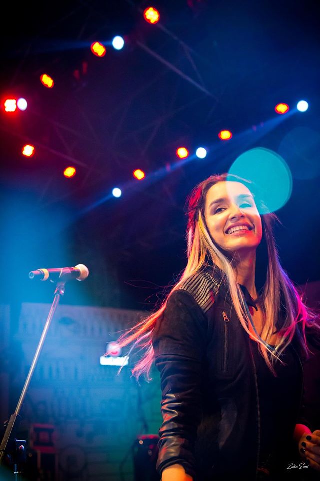Shraddha Kapoor rocks at NH7 Weekender, Hyderabad | Rock On 2