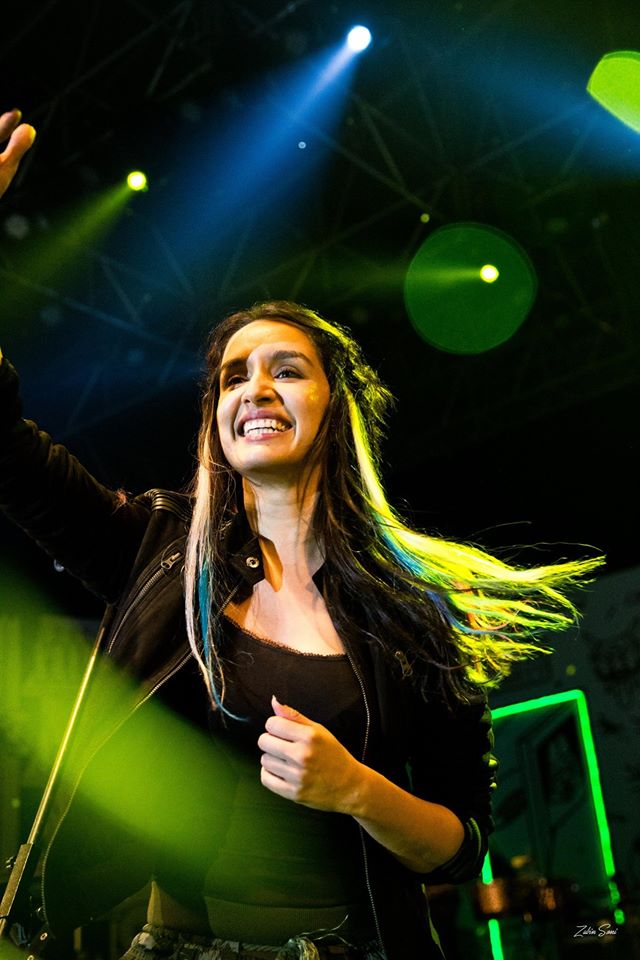 Shraddha Kapoor rocks at NH7 Weekender, Hyderabad | Rock On 2