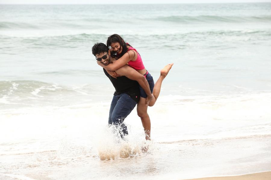 Konala Irunthalum Ennodadhu Movie Stills