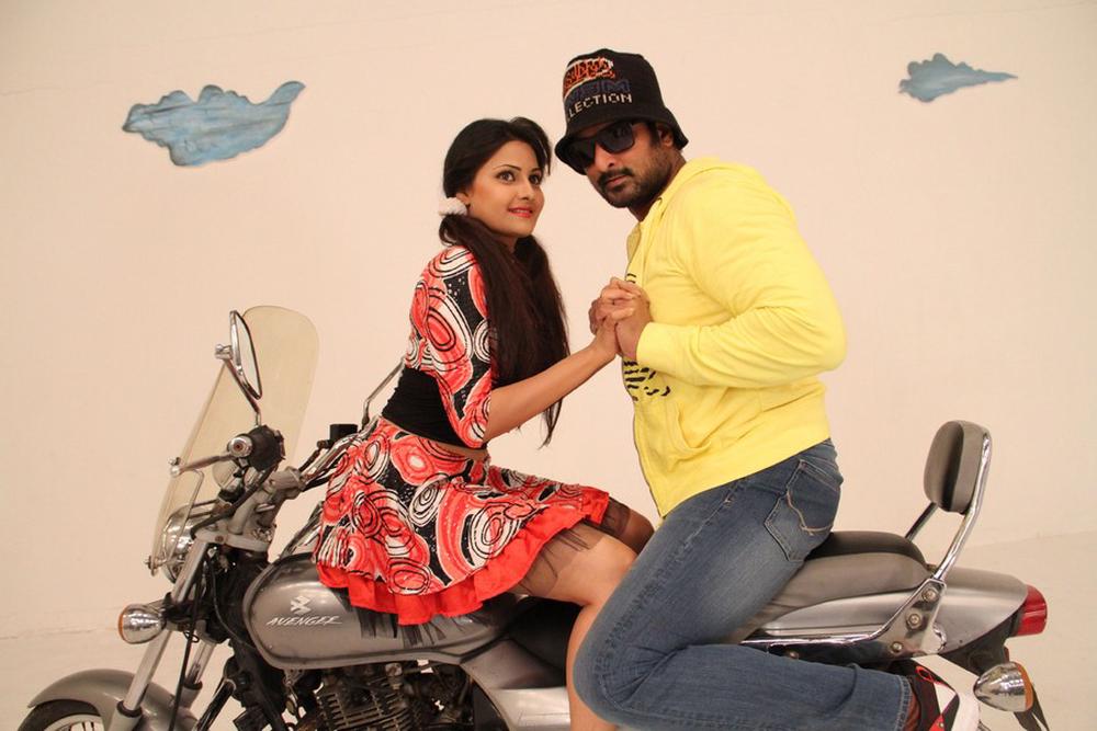 Richard Rishi, Manochitra still from Andaman tamil movie