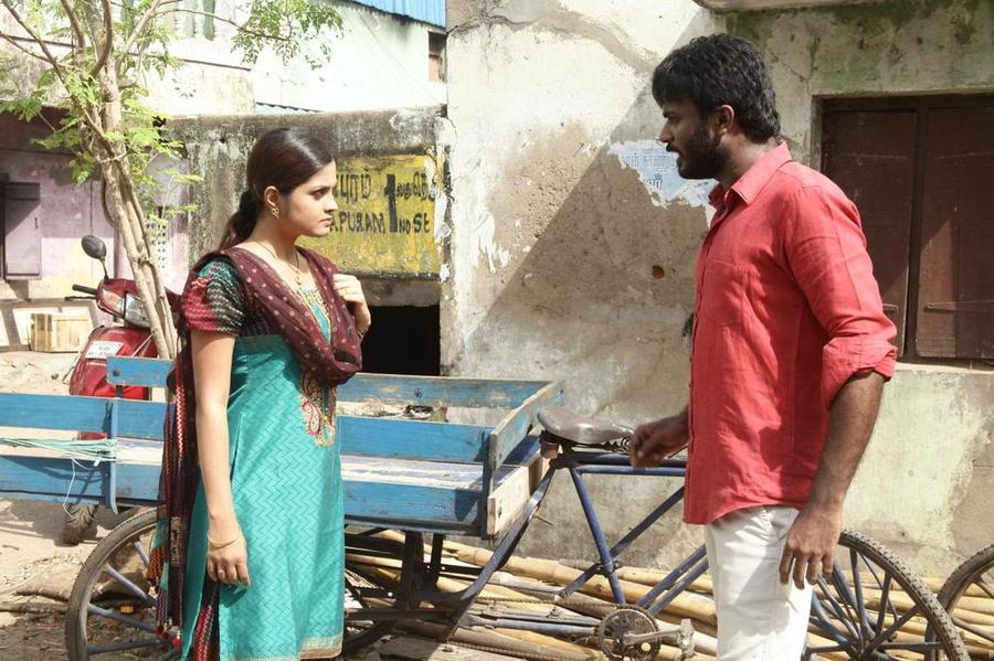 Azhahendra Sollukku Amudha Tamil Movie Stills | Aarshitha, Rijan Suresh