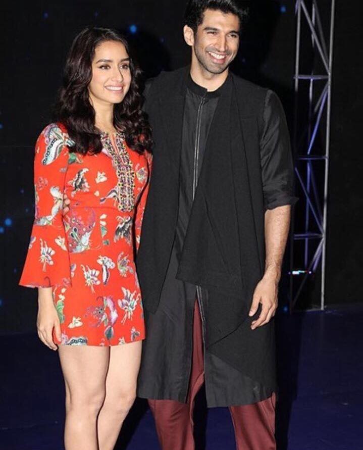 Shraddha Kapoor, Aditya Roy Kapur Promote Ok Jaanu on the sets of Indian idol