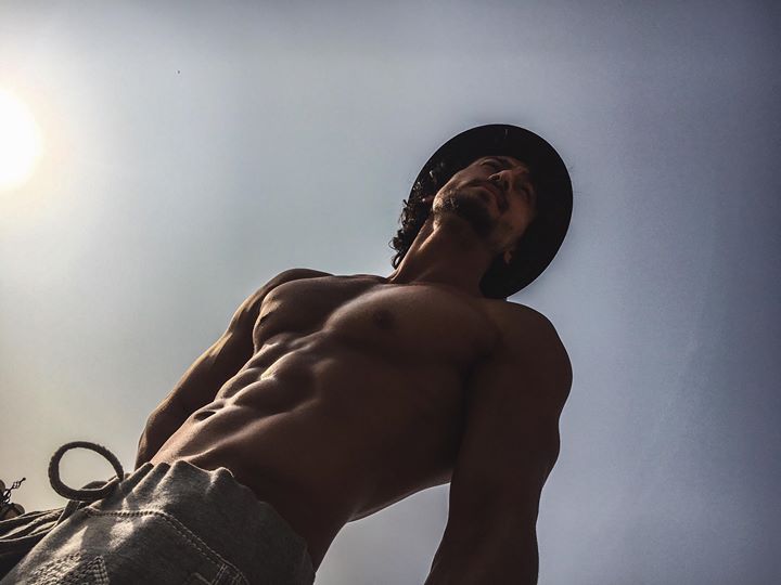 Tiger Shroff in Munna Michael Poster
