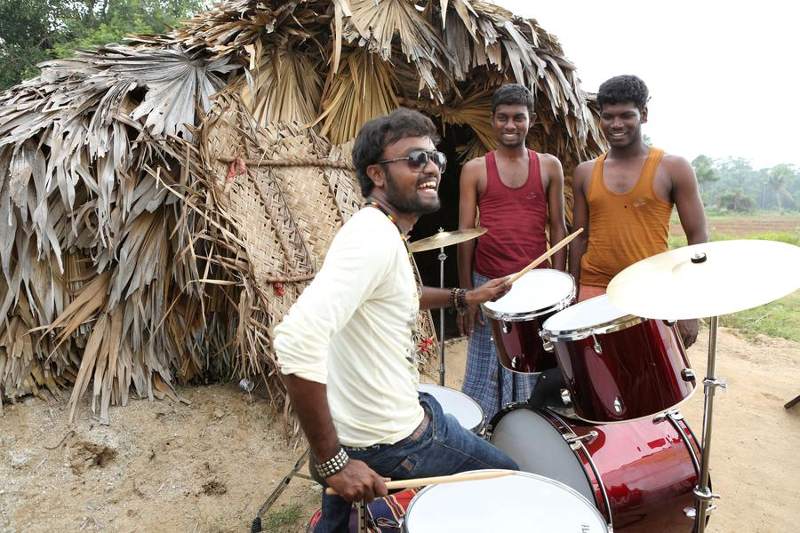 Kandathai Sollugiren Tamil Movie Stills