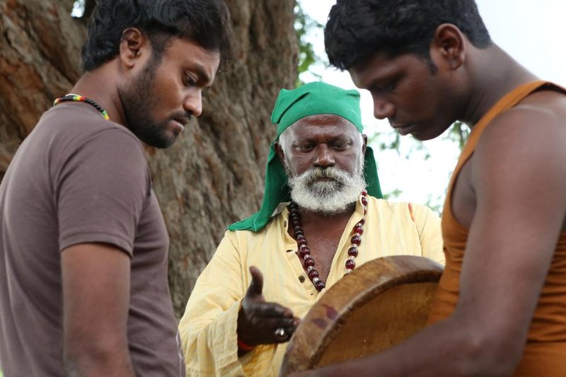 Kandathai Sollugiren Tamil Movie Stills