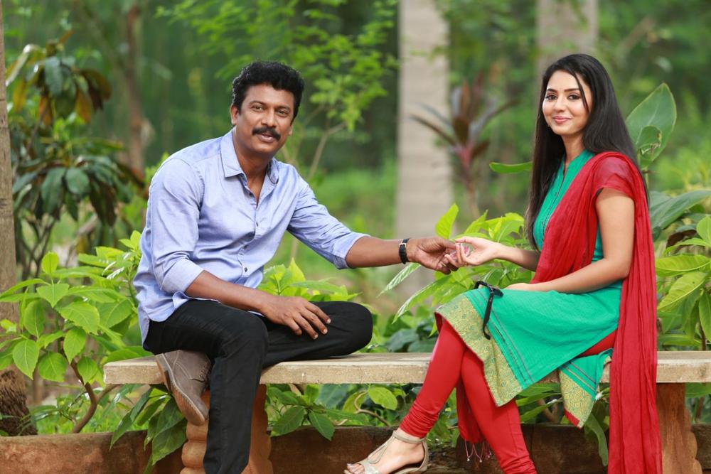 Samuthirakani and Vidya Pradeep Stills From Achamindri