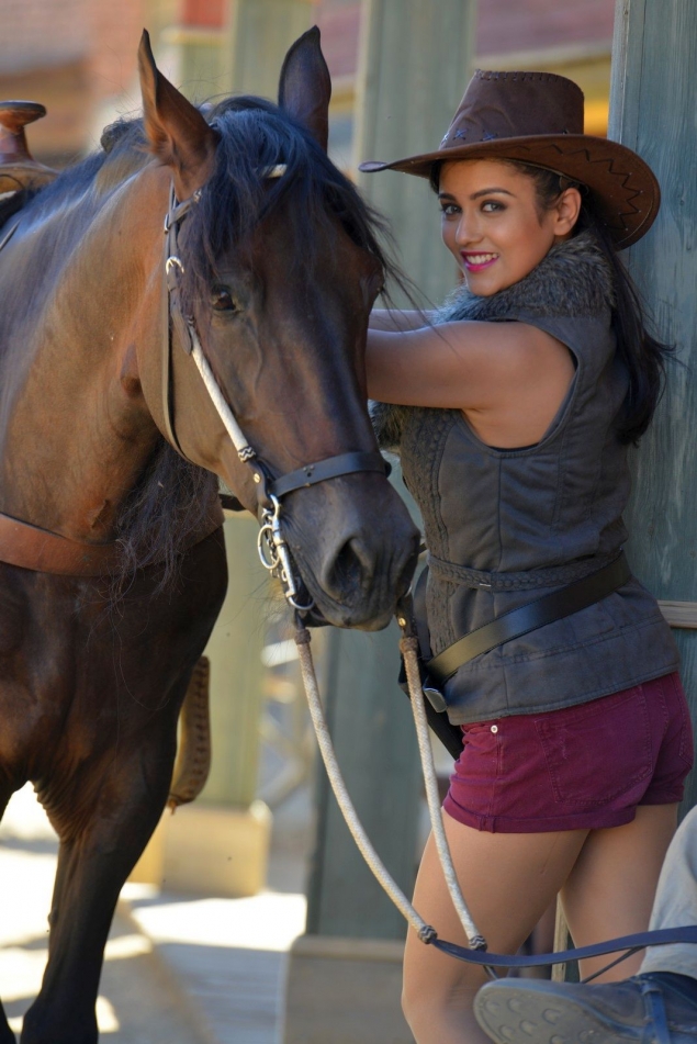 Actress Mishti Chakraborty Looking New Style