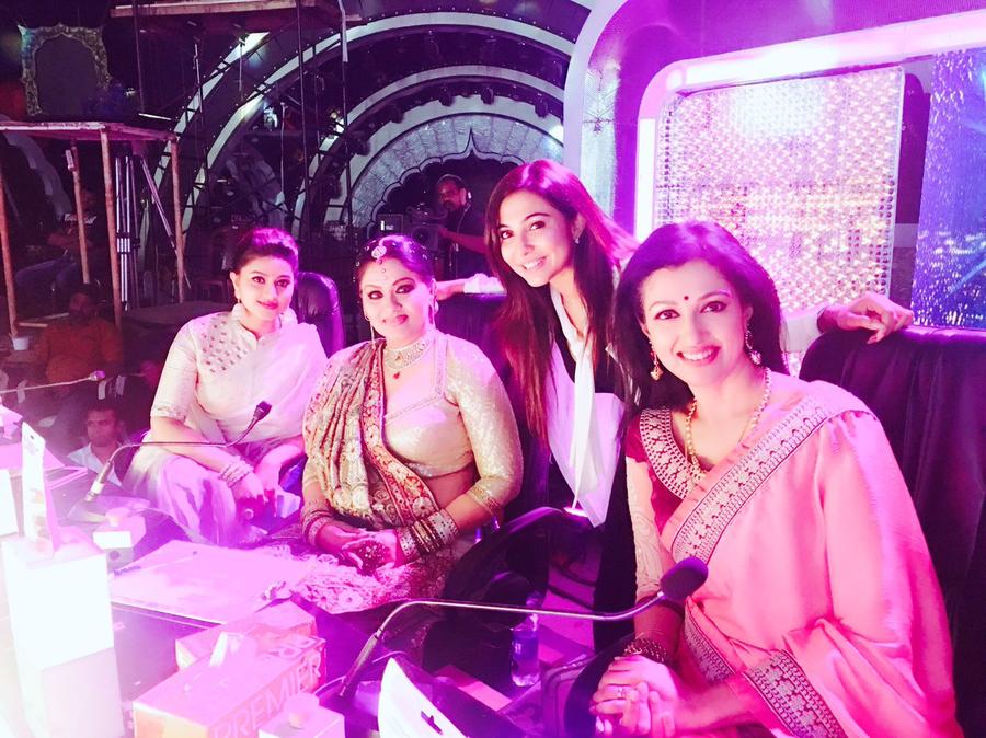 Parvathy Nair, Sneha, Gautami and Sudha Chandran On the sets of Dance Jodi Dance