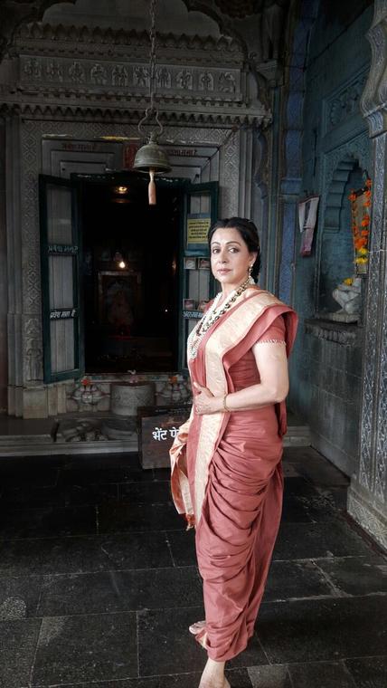 Hema Malini on the sets of Gautamiputra Satakarni