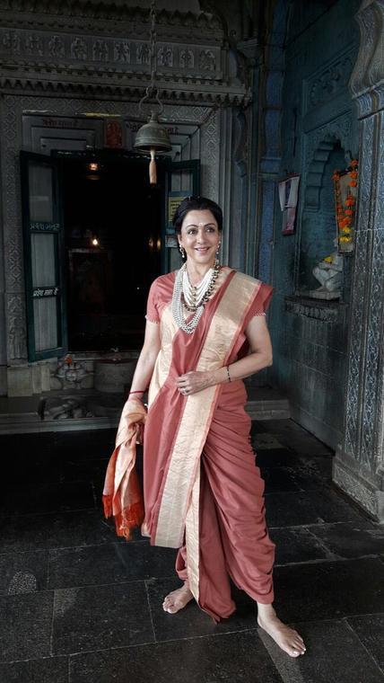 Hema Malini on the sets of Gautamiputra Satakarni