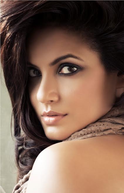 Vaigai Express Movie Stills | Neetu Chandra