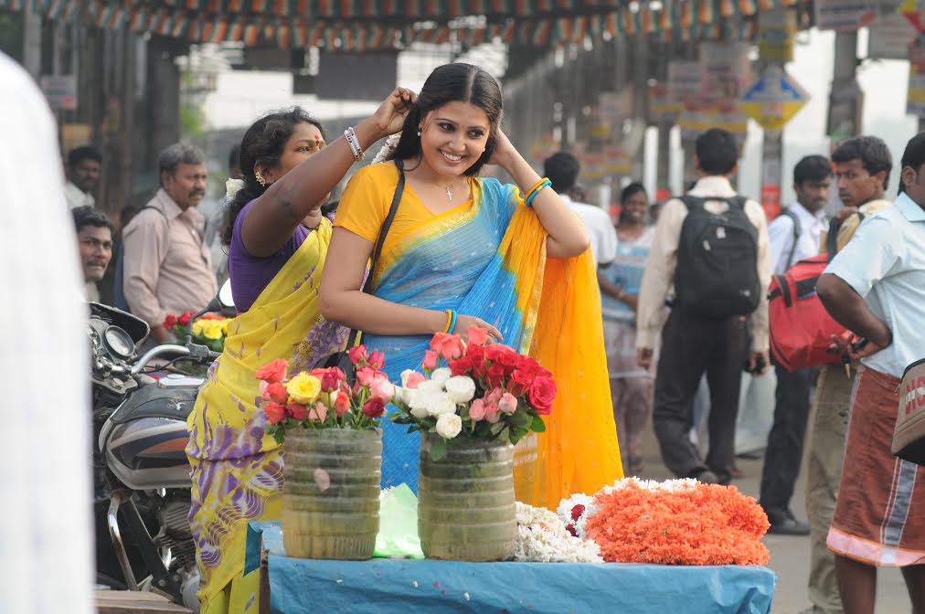 Sandra Amy in Sivappu Enakku Pidikkum Movie