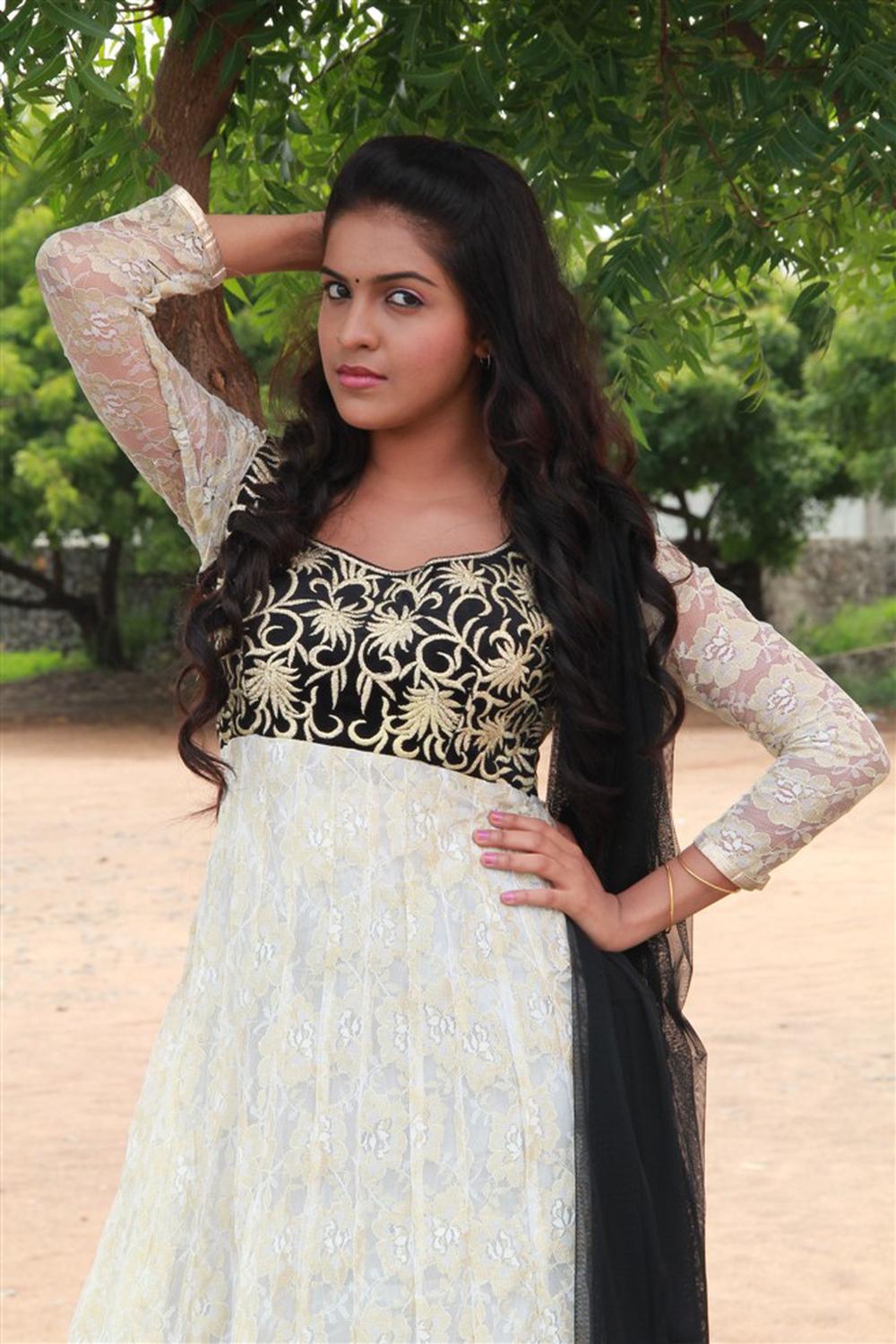 Ivanuku Thannila Gandam Movie Stills | Neha Ratnakaran