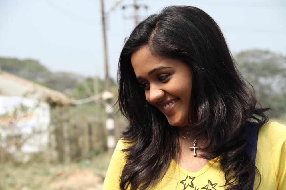 Iravum Pagalum Varum Tamil Movie Stills | Ananya