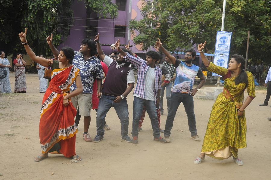 Julieum 4 Perum Movie | George, Amudhavaanan