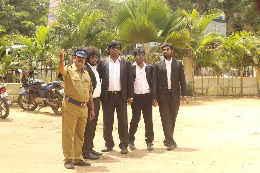 Julieum 4 Perum Movie | George, Amudhavaanan