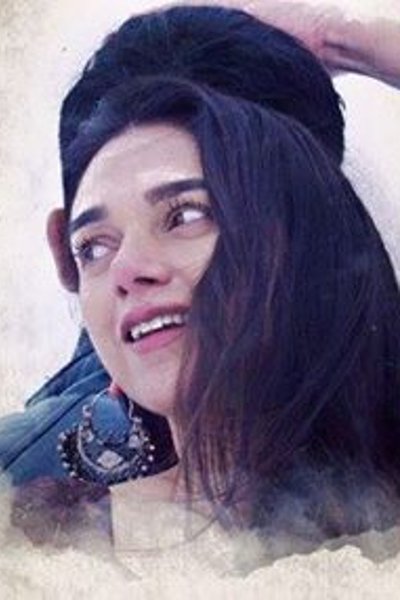 Karthi and Aditi Rao Hydari in Kaatru Veliyidai