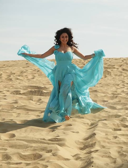 Jeena Isi Ka Naam Hai Hindi Movie Stills | Manjari Fadnis
