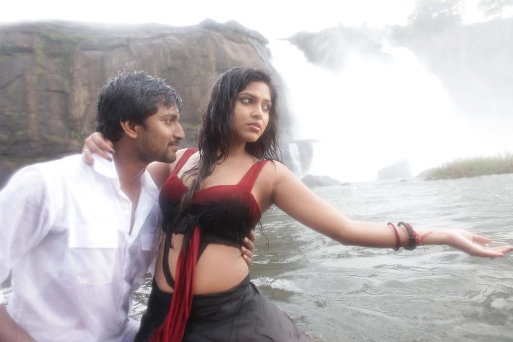 Janda Pai Kapiraju Telugu Movie Stills | Nani, Amala Paul