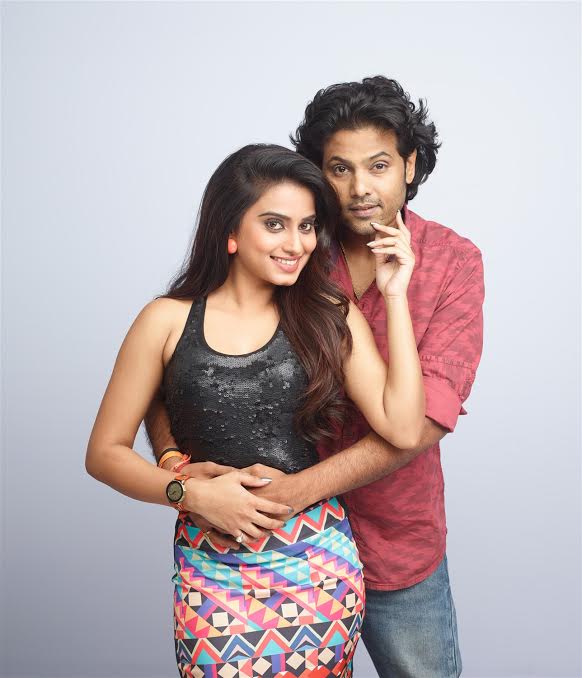 Jeevan and Dimple Chopade in Jeyikkira Kuthira
