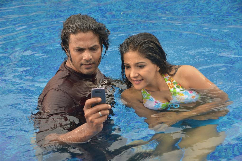 Jeevan, Sakshi Agarwal in Jeyikkira Kuthira movie stills
