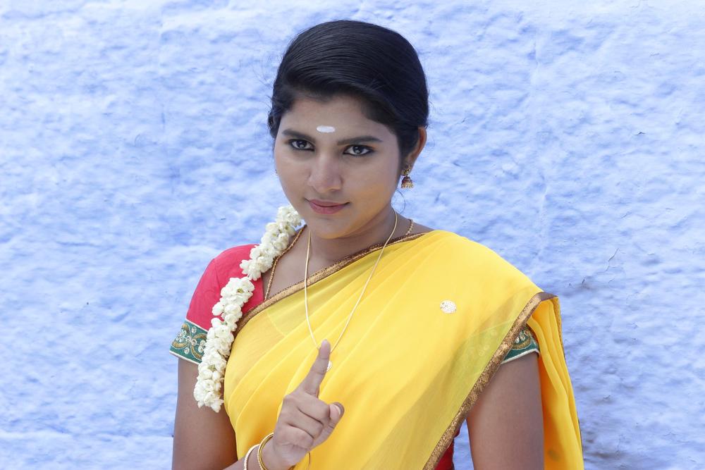 Stills From Arasakulam Tamil Movie | Nayana Nair