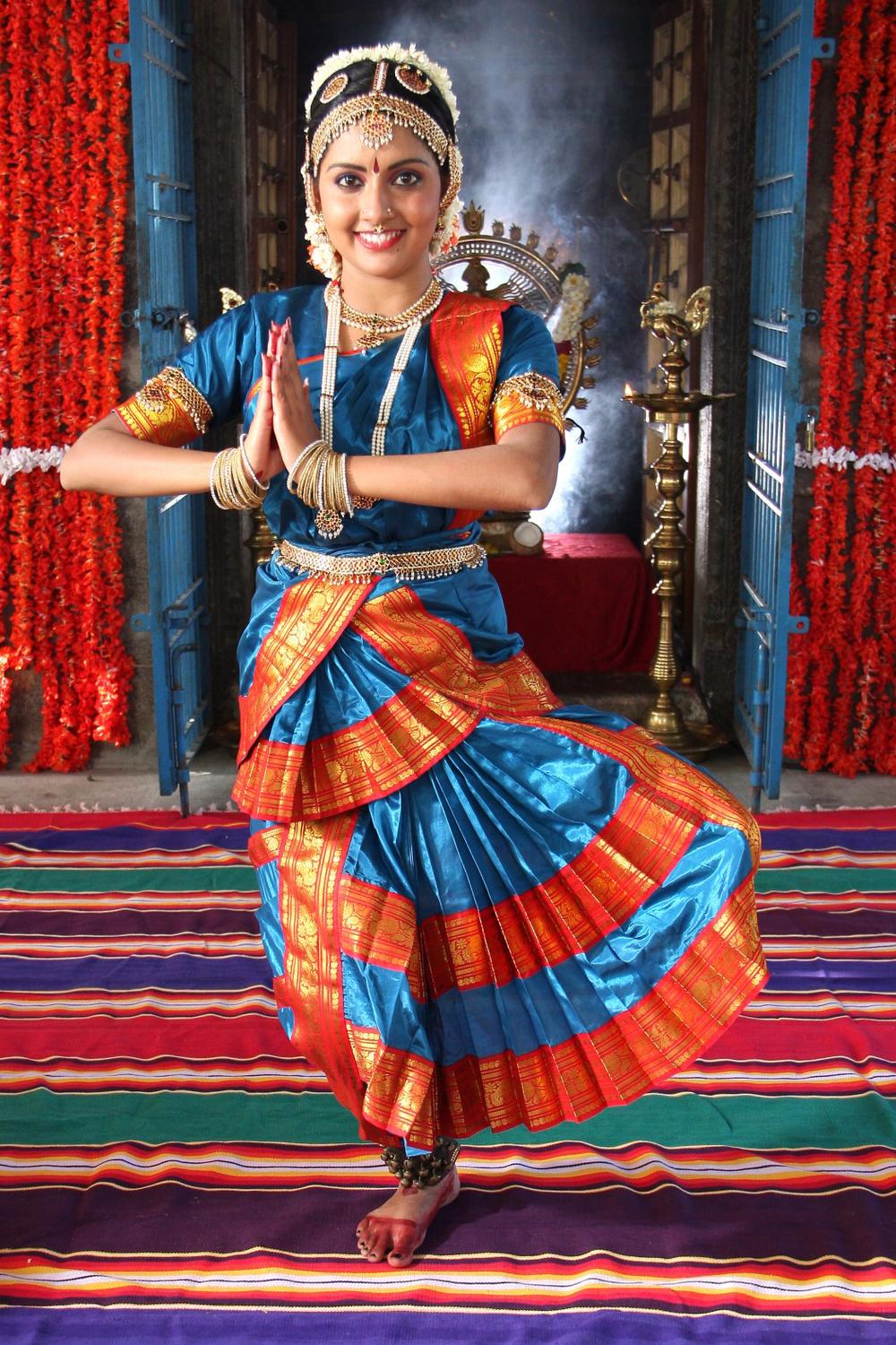 Ahathinai Tamil Movie Stills | Mahima Nambiar