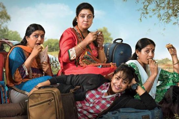 Magalir Mattum Stills