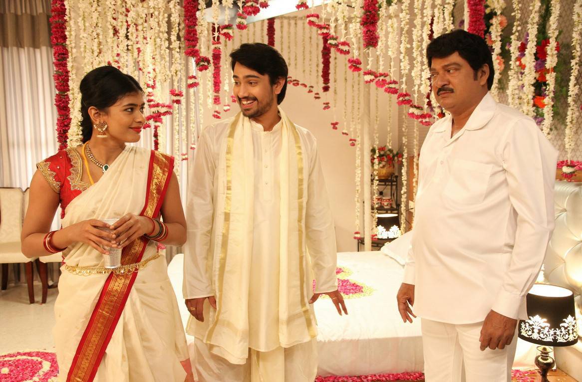 Raj Tarun, Hebah Patel and Rajendra Prasad Stills From Andhagaadu Telugu Movie