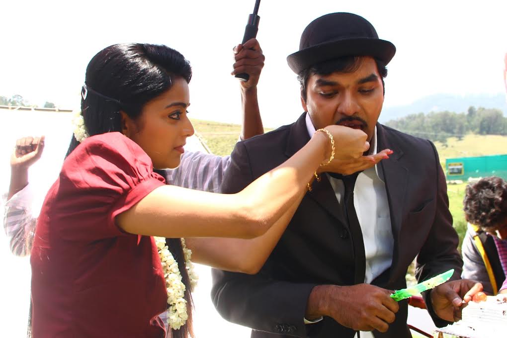 Actor Jai's birthday celebration in ‘Balloon’ shooting sets