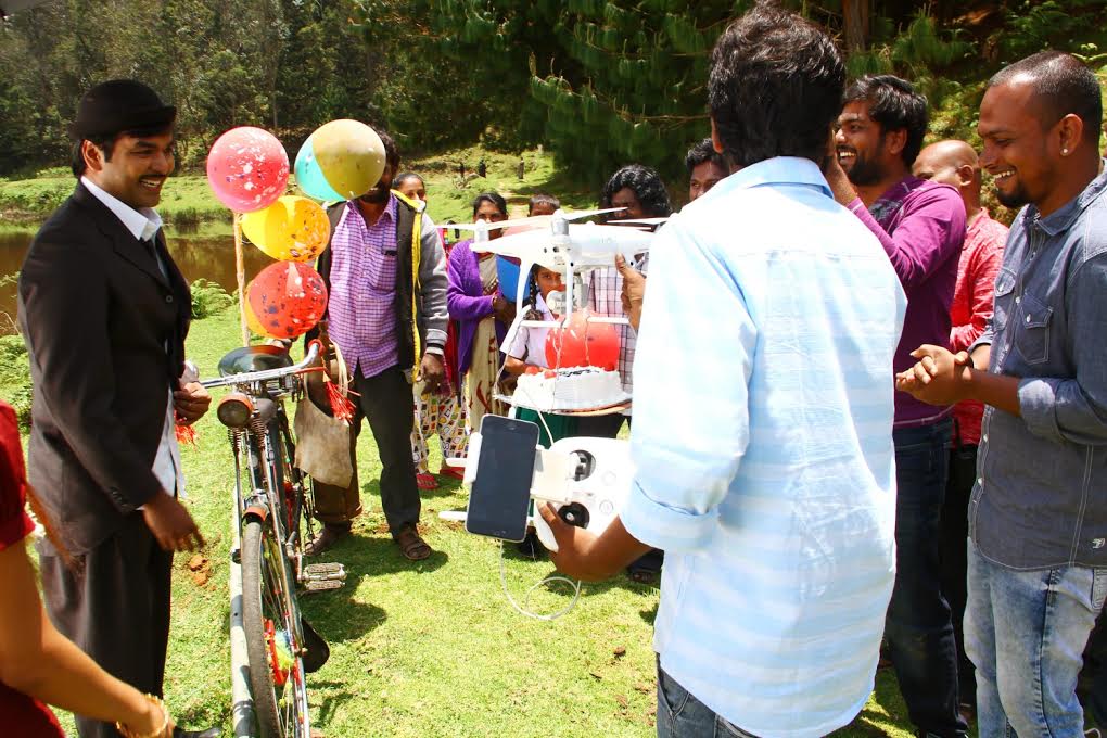 Actor Jai's birthday celebration in ‘Balloon’ shooting sets