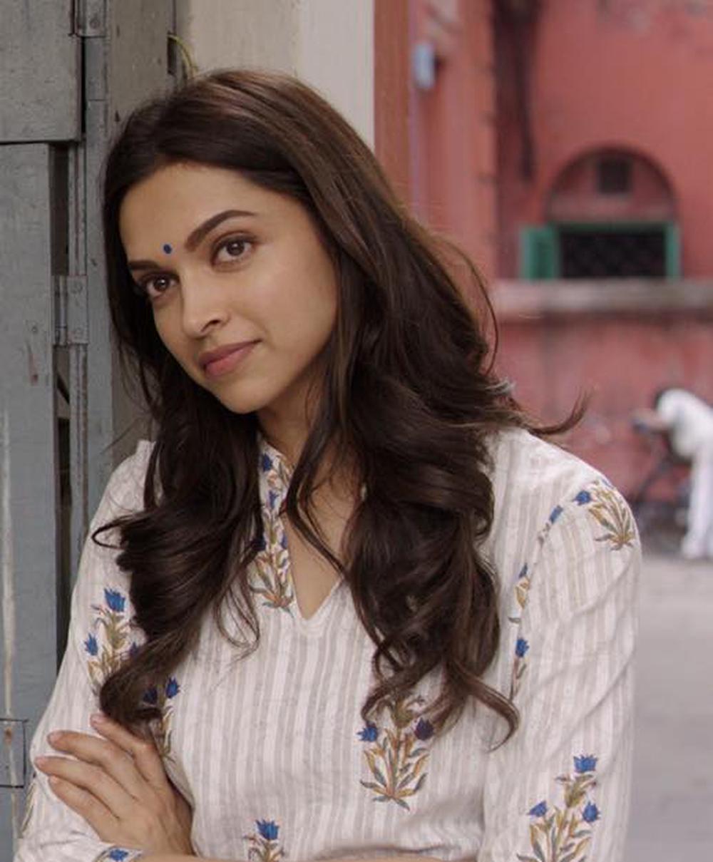 Piku Hindi Movie Stills | Deepika Padukone