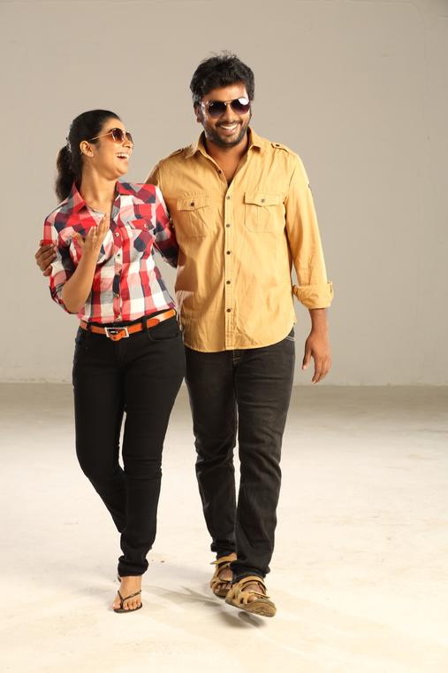 Kalaiyarasan, Satna Titus's Yeidhavan Movie Stills