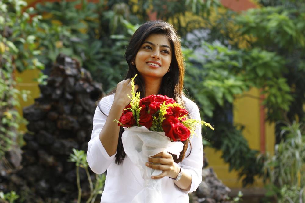Actress Anandhi Stills From En Aaloda Seruppa Kaanom