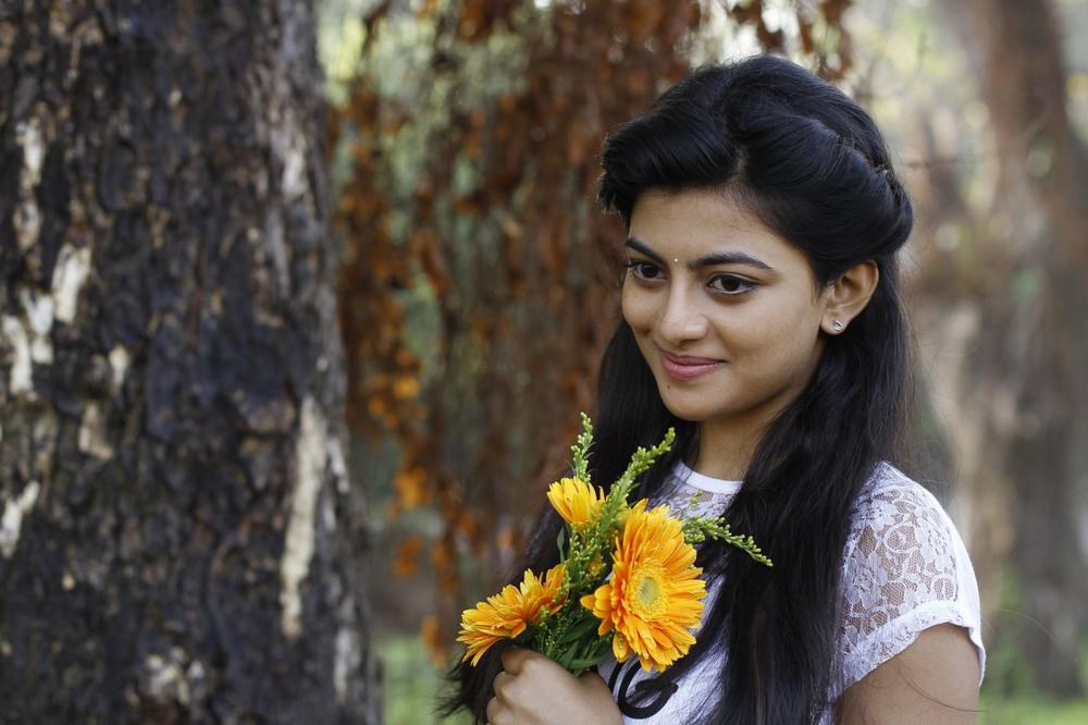 Actress Anandhi Stills From En Aaloda Seruppa Kaanom